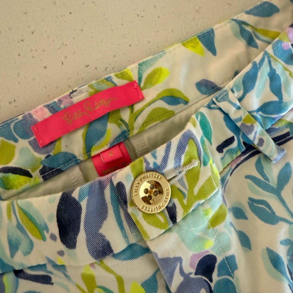 Lilly Pulitzer Women's Leaf Print Shorts - Blue and Green